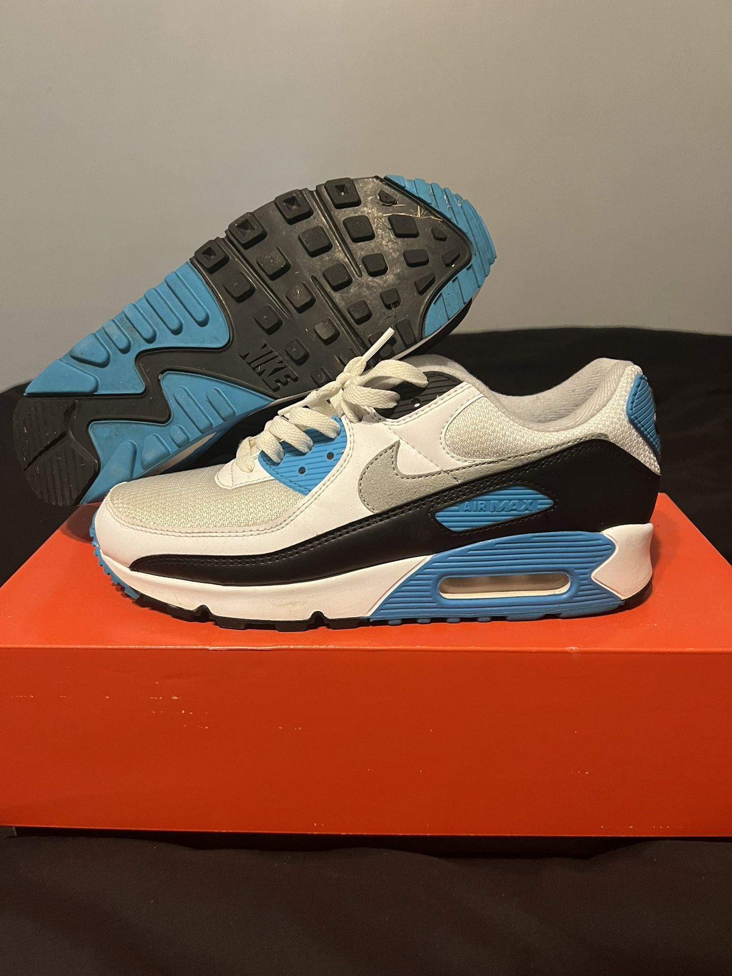 Airmax 90 ‘Laser Blue’ size 9 (send offers)