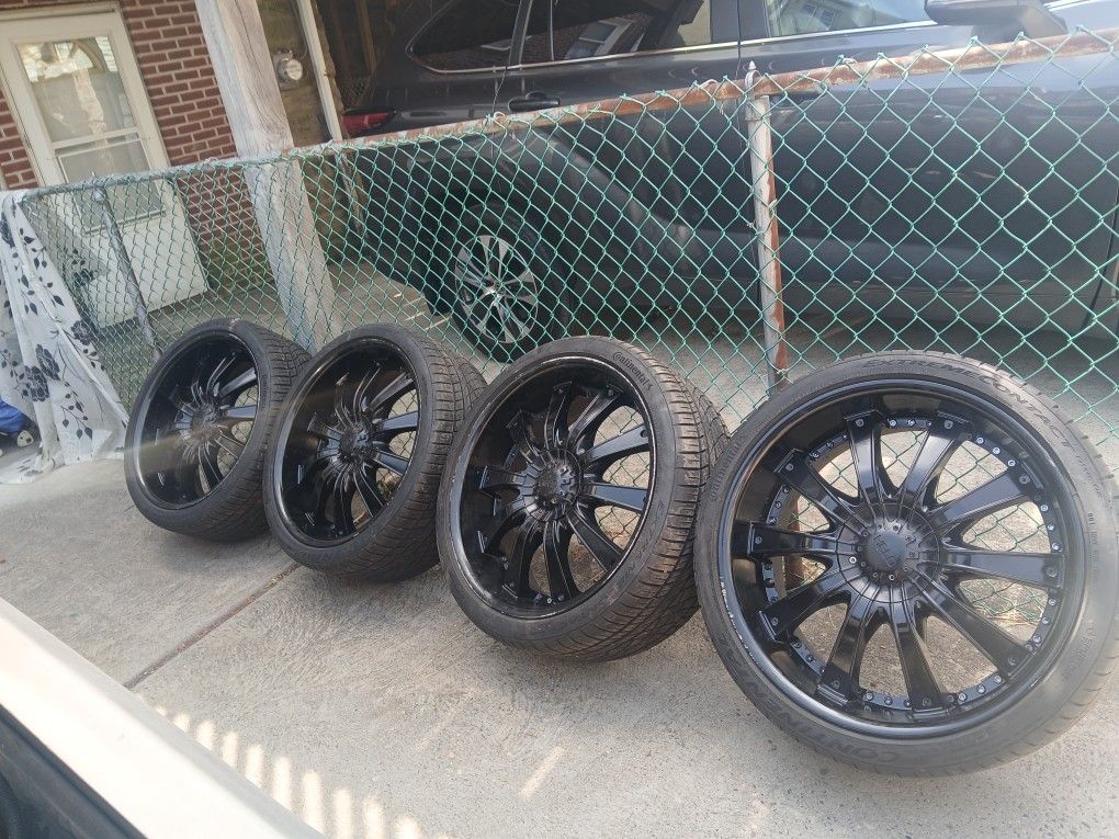 Fresh All Black 22" Rims And Tires