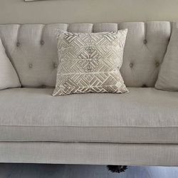 Sofá . Price Including Delivery 