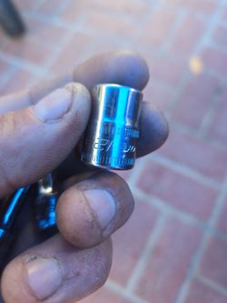 Snap on sockets