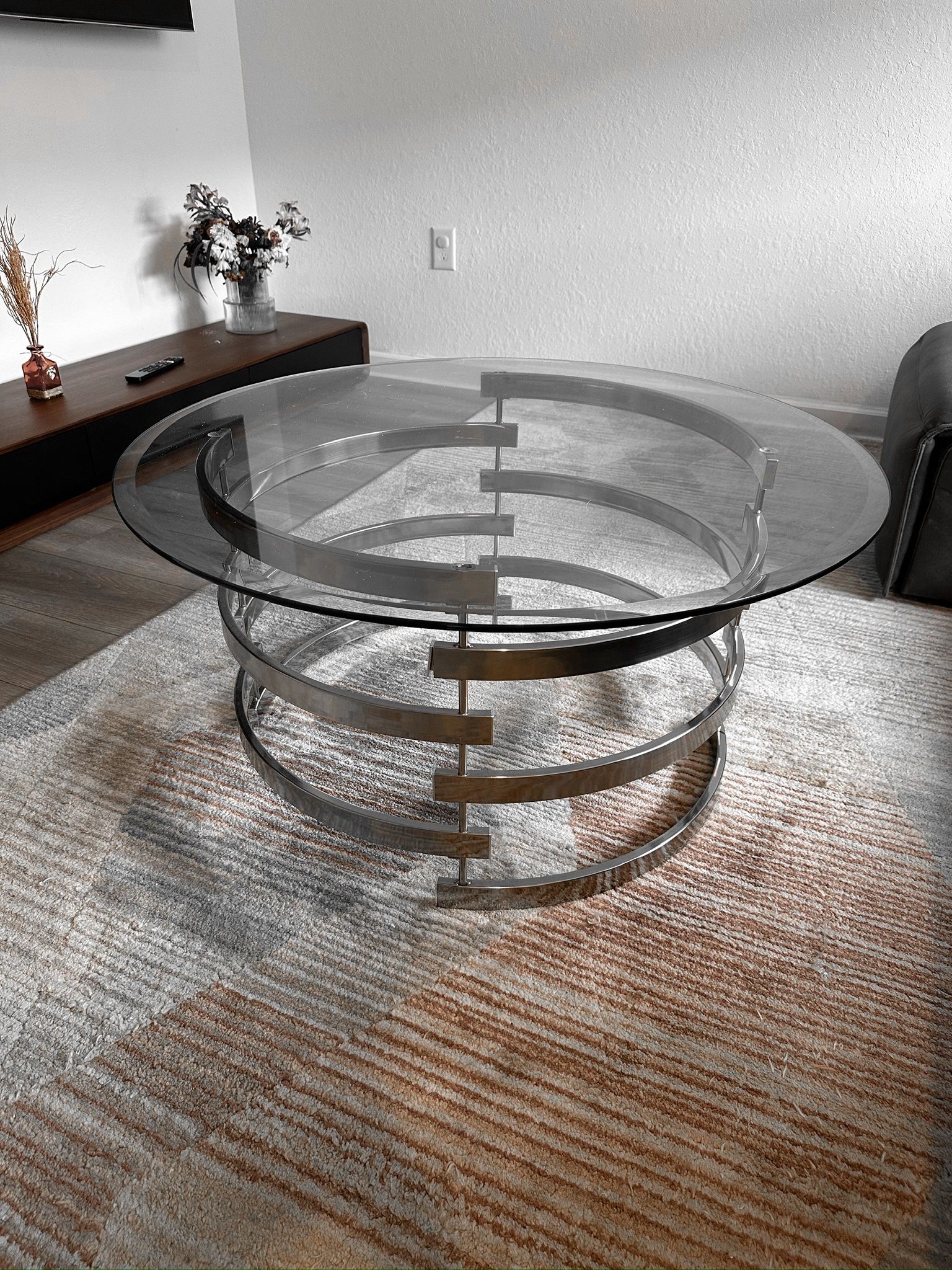 LIKE NEW Coffee Table – Modern Glass & Steel