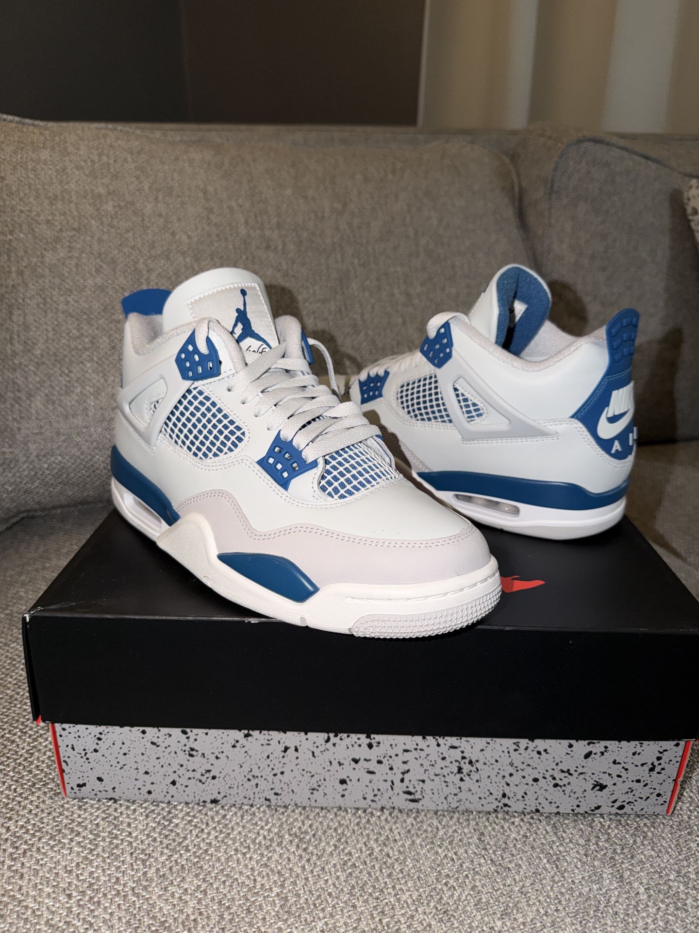 Jordan 4 Blue Military Size 8 Like New