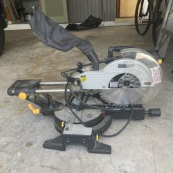 Sliding Compound Miter Saw