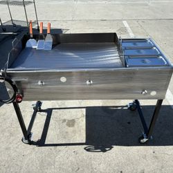 Plancha 20 × 36 Con Tres Compartimientos Para Mantener La Comida Caliente Incluye Manguera Con Regulador De Alta Presión