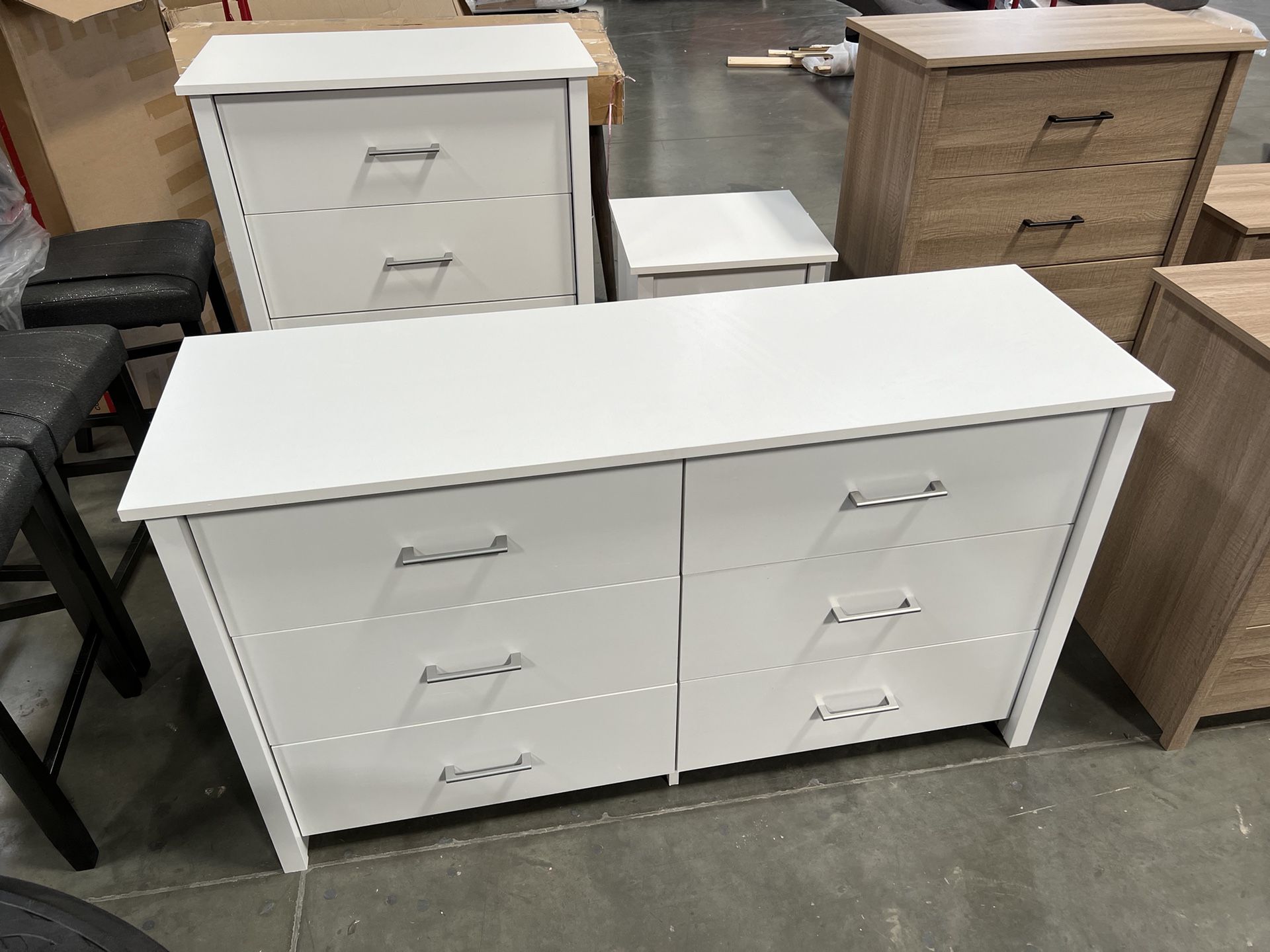 New! 6-Drawer White Dresser, bedroom dresser, white finish dresser, clothing storage unit, bedroom closet, closet storage, cabinet, Dresser, matching 