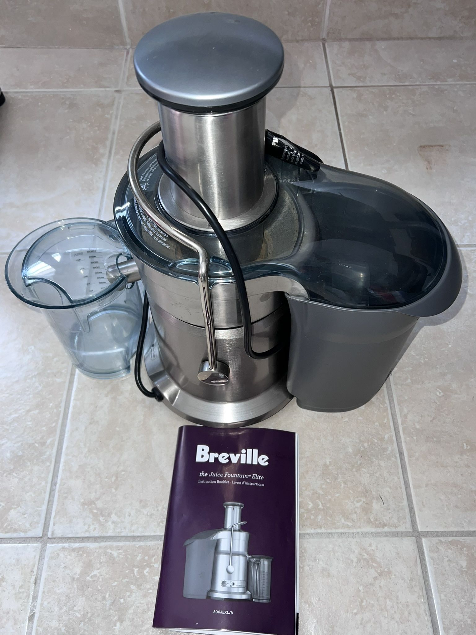 Juicer Breville Juice Fountain Elite 800JEXL/B Item is in perfect condition. Used only for number of times