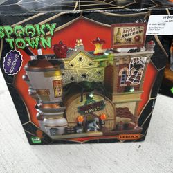 Lemax Spooky town Collection 