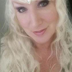 24” Bleached Blonde Wavy Curly Wrap Pony Tail Extension
