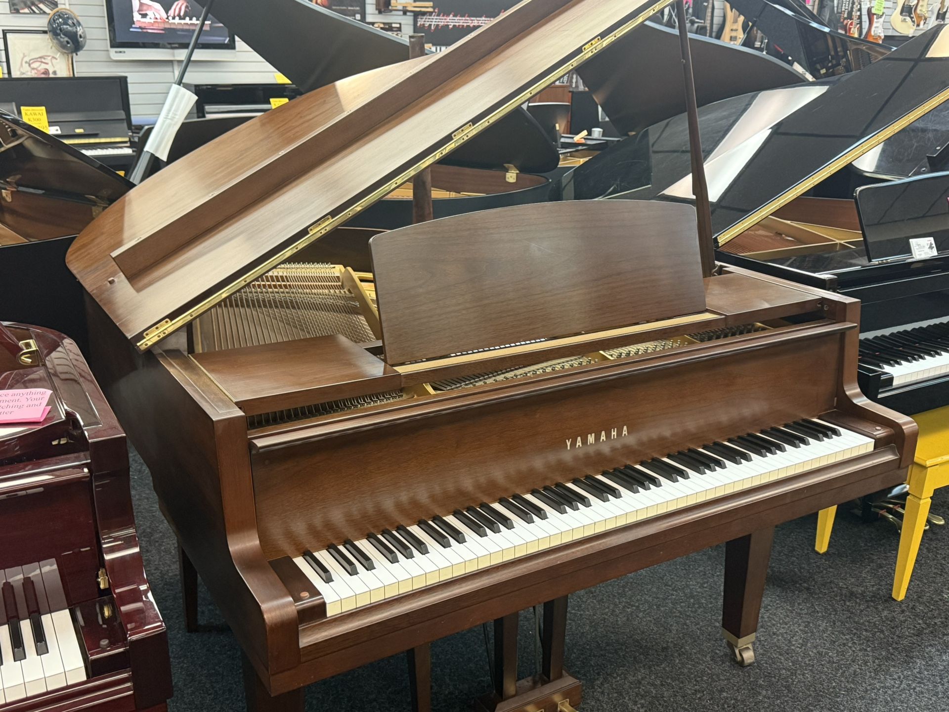 Yamaha 5 Ft 3 Grand piano
