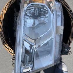 Ram 1500 Big Horn 2019 Headlights