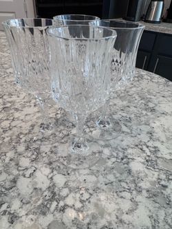 Glassware Set – 8 Pieces Total