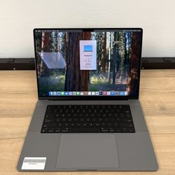 16" MacBook Pro M1 Max 10 Core*32GB RAM*1TB SSD