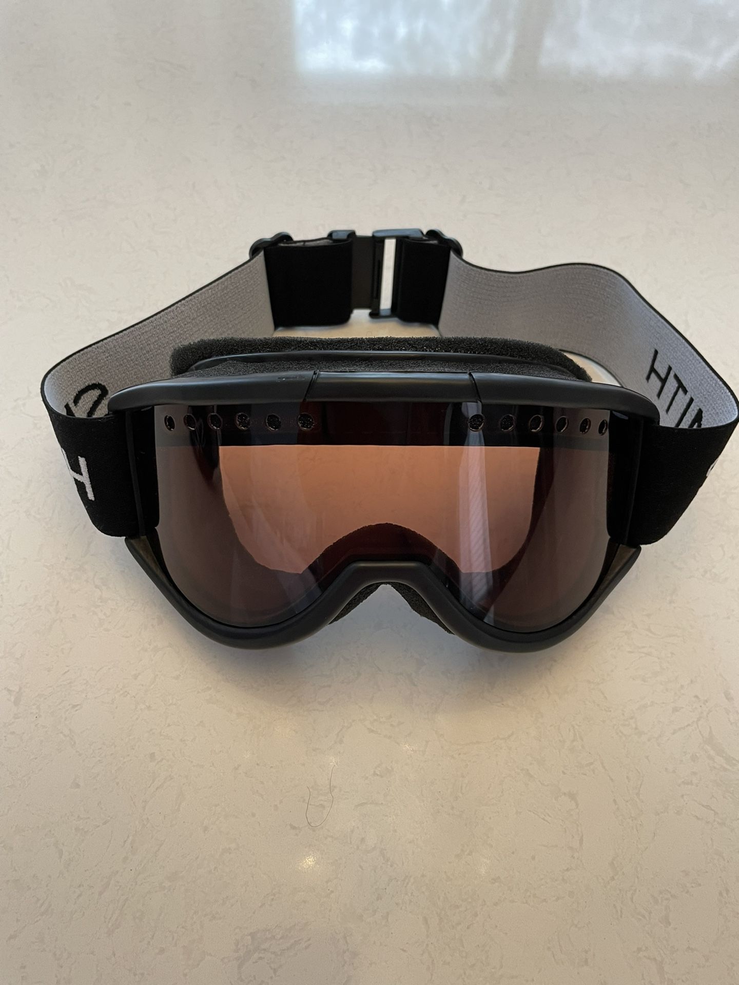 Smith Optics Cascade Classic Ski Snowboard Goggles