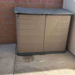 Rubbermaid Horizontal Shed