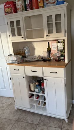 Kitchen Pantry Cabinet - used - NEEDS TO GO SOON