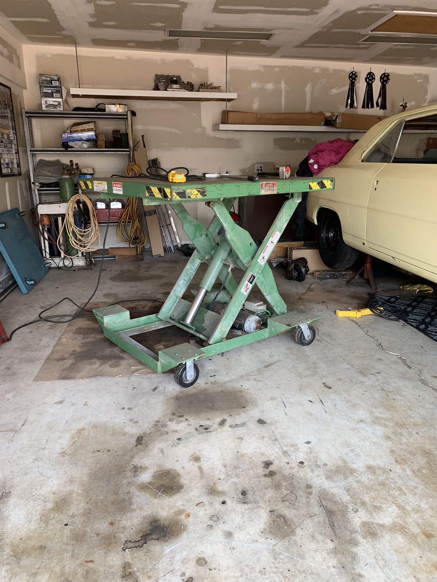 Hydraulic Platform Lift 