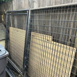 10 -10 Dog Kennel XL I Have All 8 Panels With The Door And Looks Just The One That’s Put Together With No Cover But Have The Bars For The Top