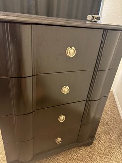 Dresser set