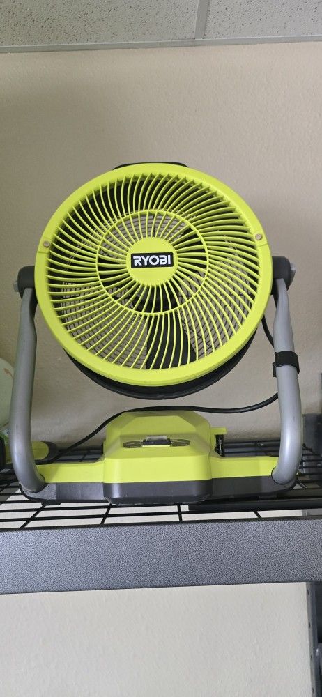 LIKE NEW RYOBI 18V OR PLUG IN MISTING FAN 70$ TOOL ONLY