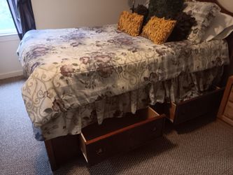 Queen Oak Bedroom Set 