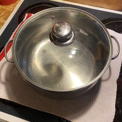 5.5 quart Revere Ware pot 