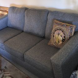 Sofa And Two Chairs Pick Up Only Dec 29