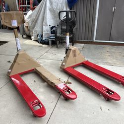 New pallet Jacks 5500 lbs new asking $375 each 