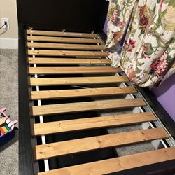 Twin Bed With Drawers 