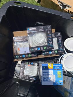 Take all for 50 8 recess lights 2 Trims with lights and 3 replaces lights all new