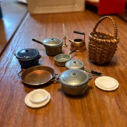 Dollhouse Kitchen Items