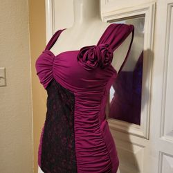 Pretty Top $18 *Available In Leander