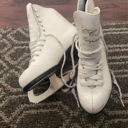 CCM Competitor Ice Skates Size 2 For Girls