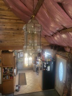 Chandelier and very good shape