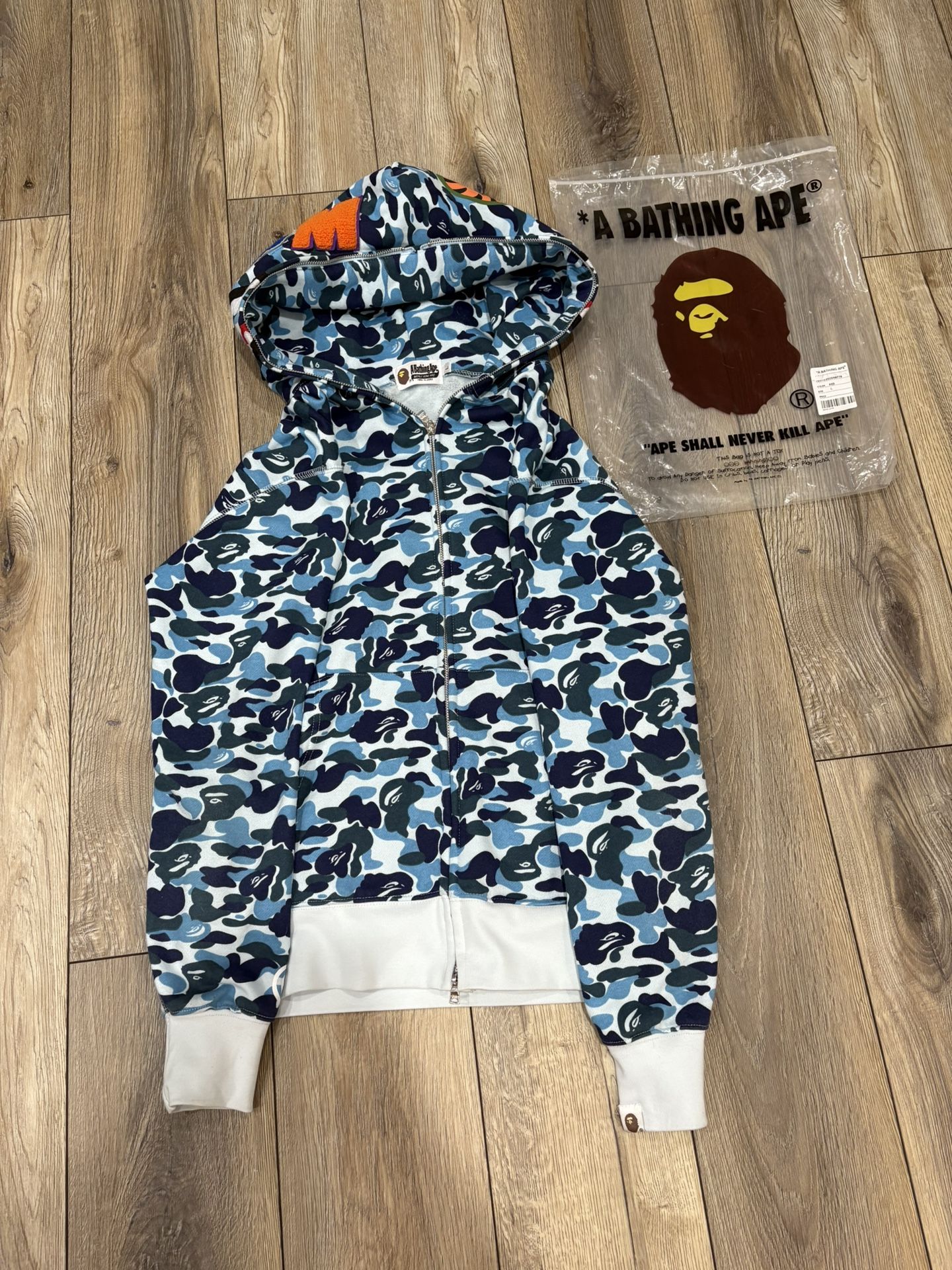 BAPE hoodie blue & white • mens large