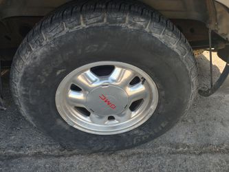 Gmc Sierra Wheels & Tires set 265/75/16 Chrome 6 lug silverado Tahoe suburban yukon