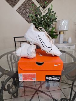 Nike Hyperdiamond 4 Keystone youth softball cleats