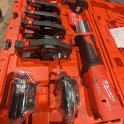 Milwaukee Press Tool Kit