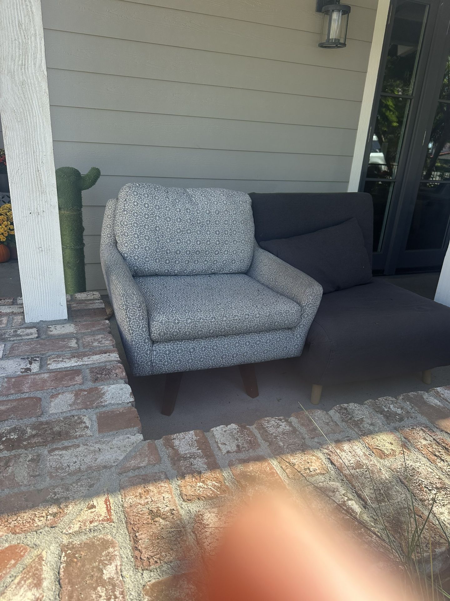 Free Chairs
