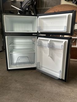 Mini fridge