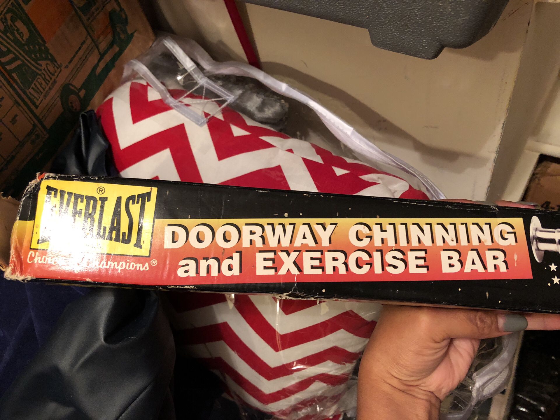Doorway chinning and exercise bar