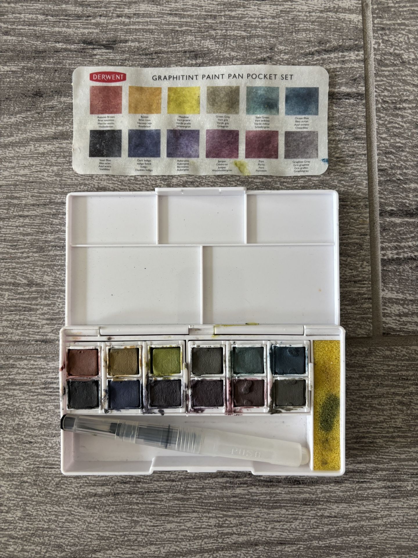 Derwent Graphitint Paint Pan Set