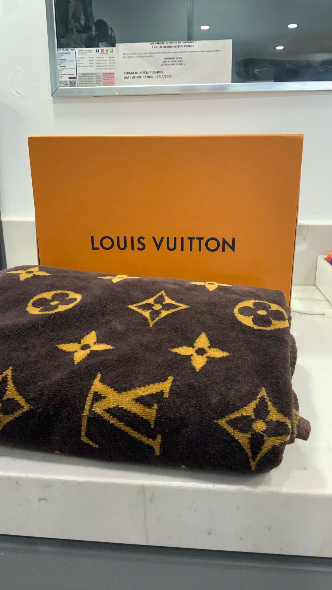 Genuine Louis Vuitton Monogram Classic Beach Towel 100% Authentic!