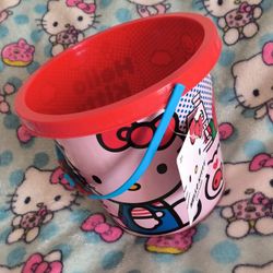 hello kitty pail 