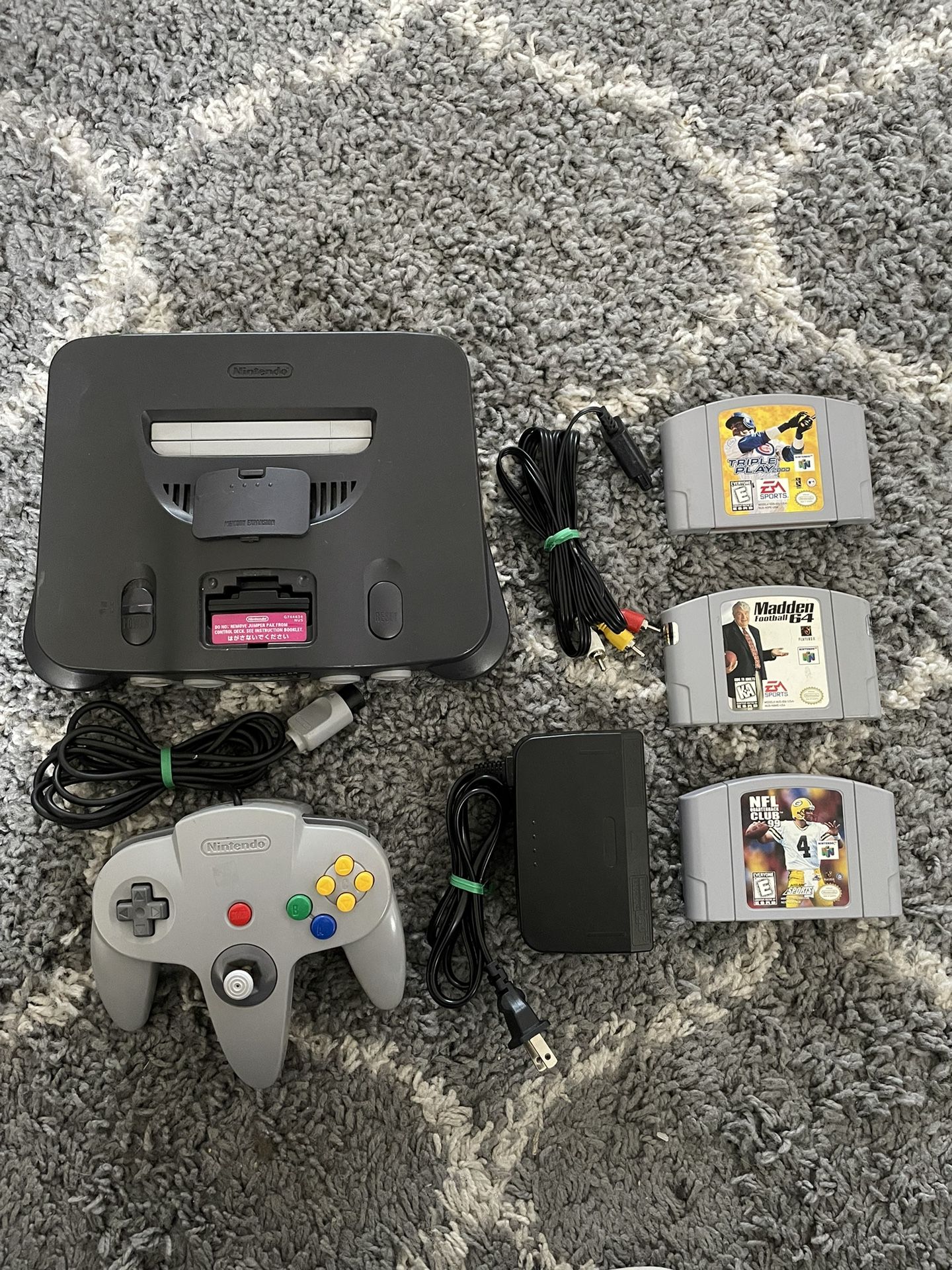 Nintendo 64 package with games