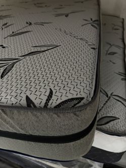 King Mattress  And Box Springs 