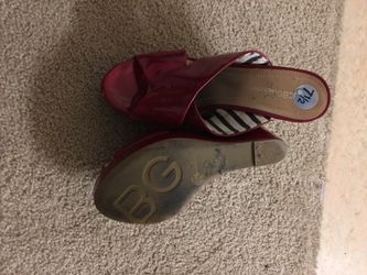 Quik sell!!! BCBG wedge