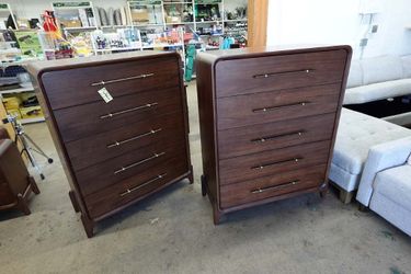 Rockford 5-Drawer Wood Dresser Chest – Walnut