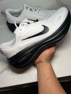 Nike Vomero plus NBY