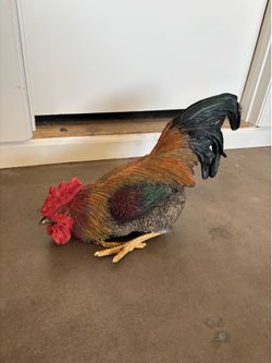 Resin rooster statue