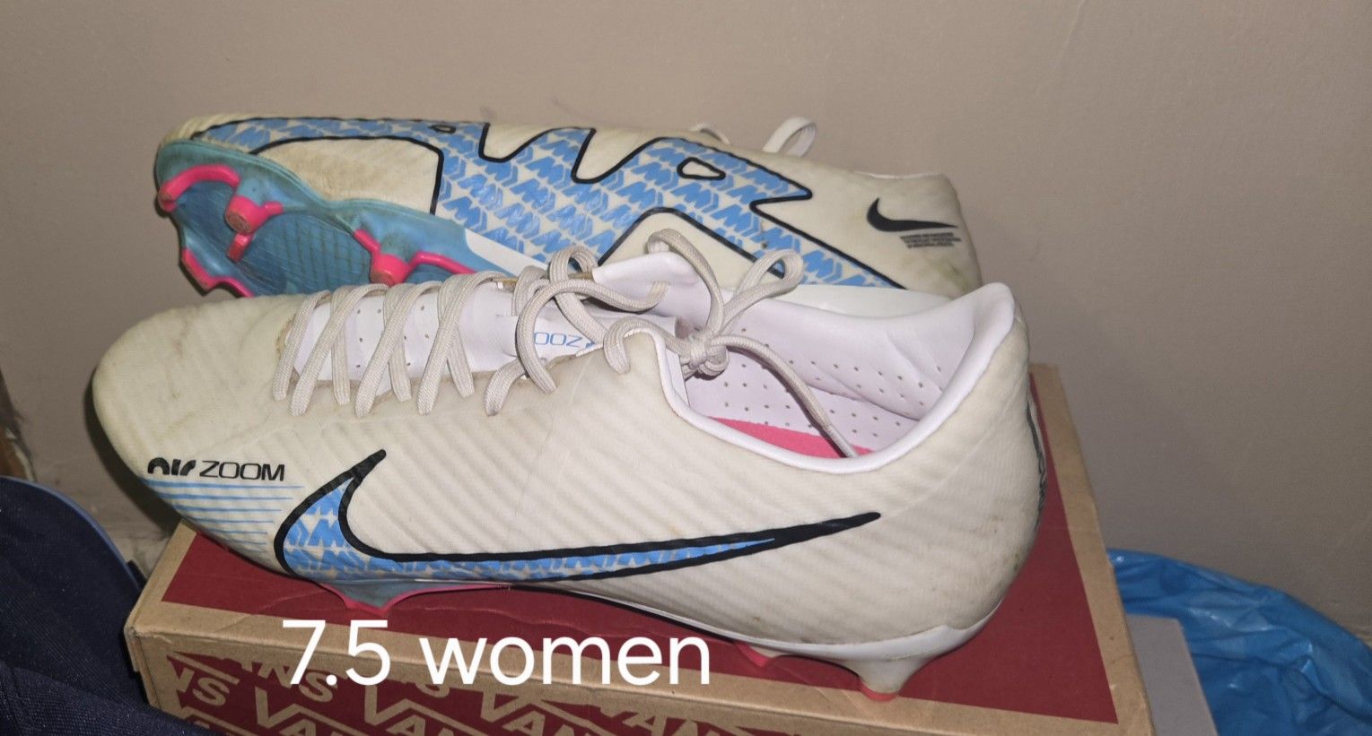 Unisex Soccer Shoes